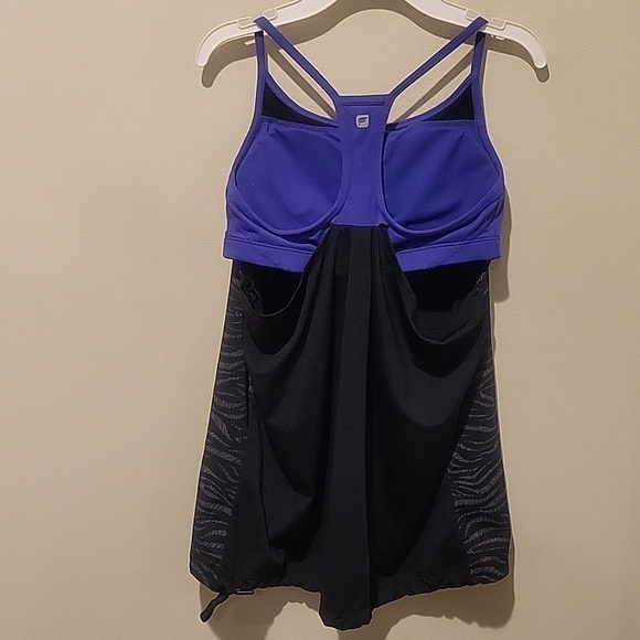 ❤️ FABLETICS TOP WITH ATTACHED BRA,  XS - Picture 2 of 5